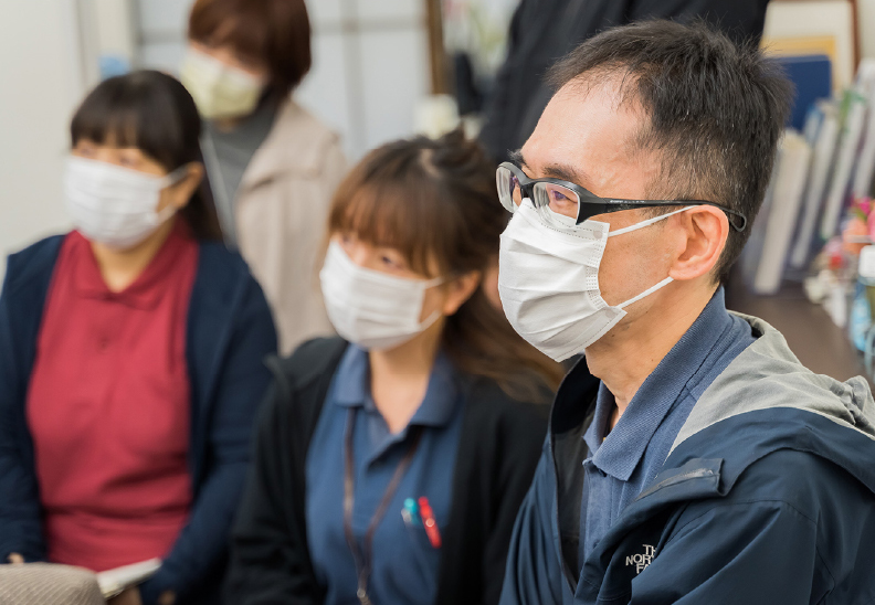 医療者への教育を通じて在宅医療の普及に努めます。